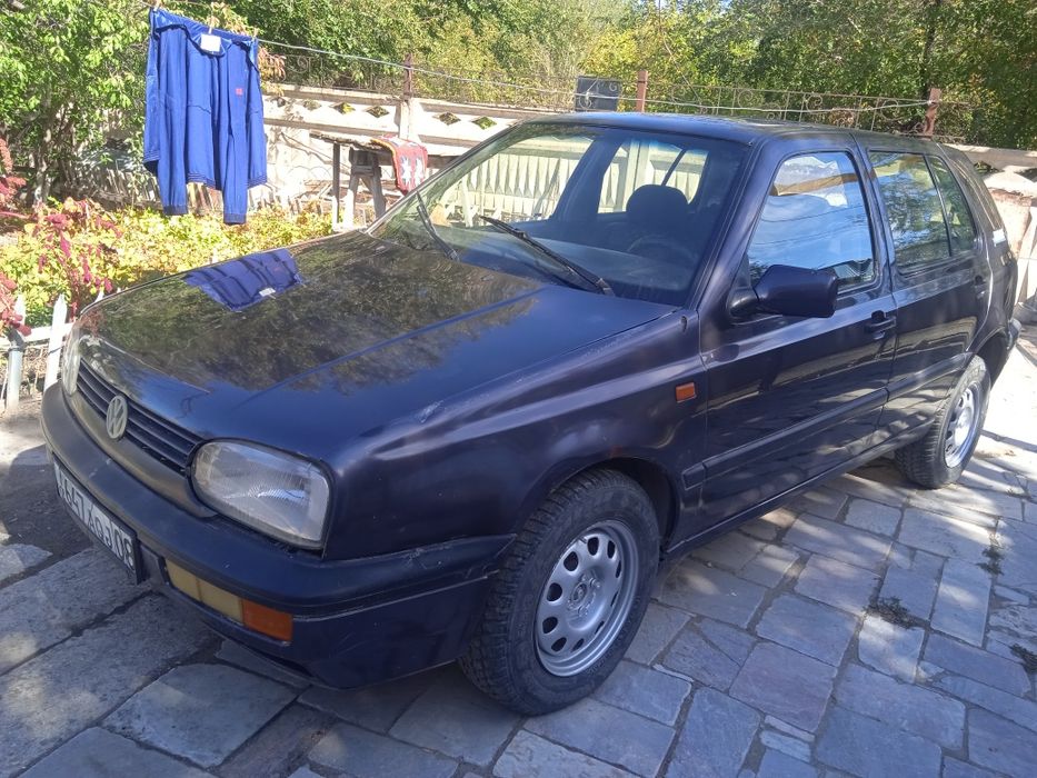 Продам машину Volkswagen Golf 3