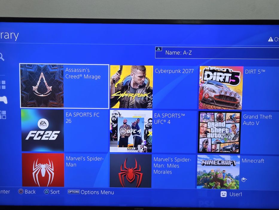 Vând ps4 PlayStation 4 modat 500 gb