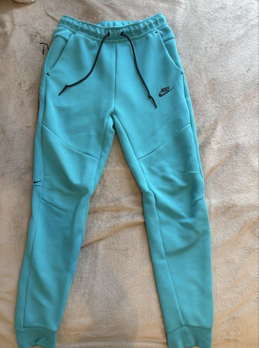 Nike tech оригинален