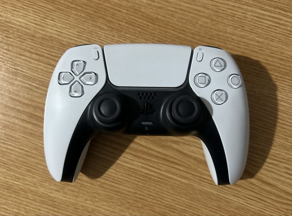 Vând PlayStation 5 Pro Digital Edition 2TB