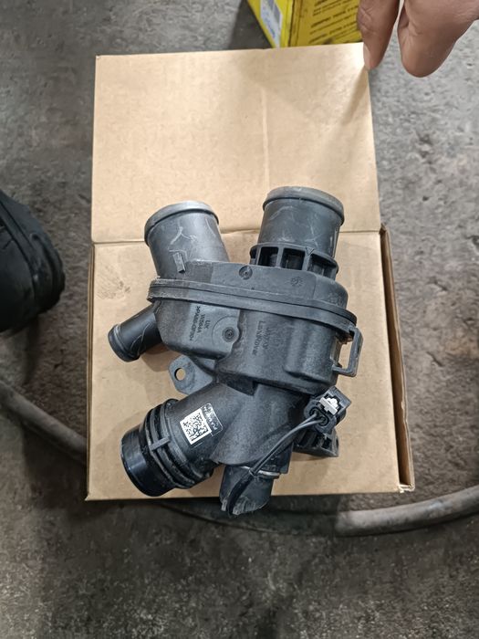 термостат RANGE ROVER 2018 года