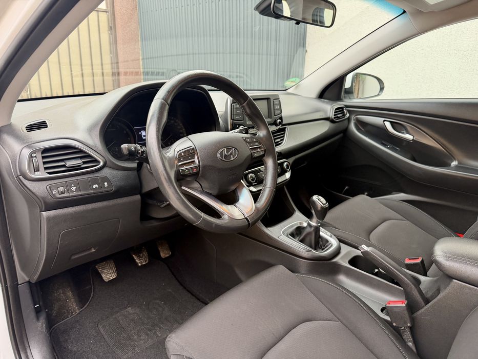Hyundai I30 fastback  limuzina fab 2018 benzina adus recent din germania