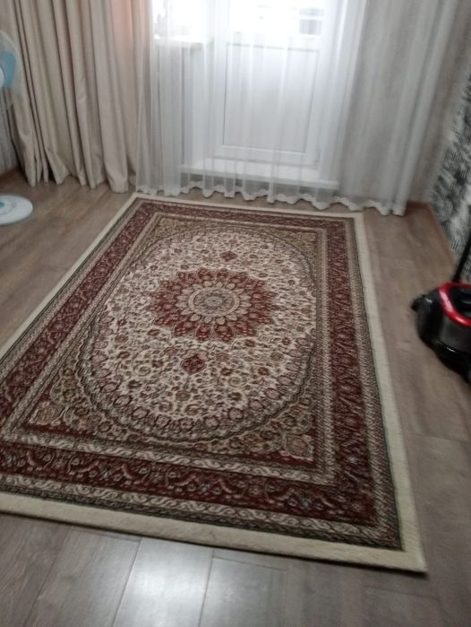 Продам ковры в хорошем состоянии