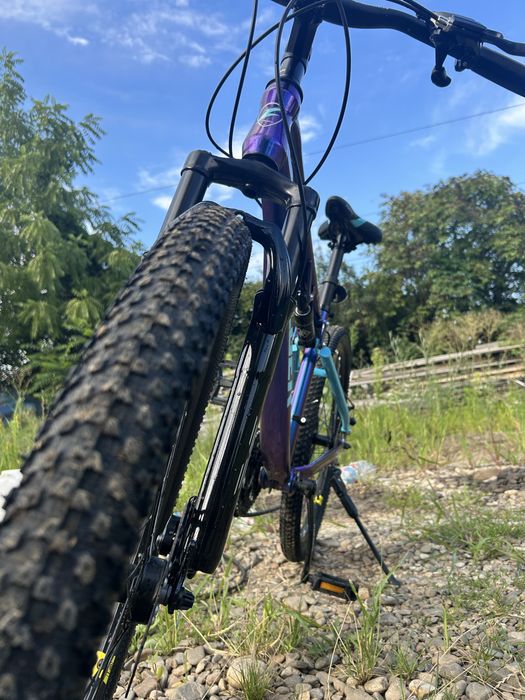 Vand bicicleta fulger in stare foarte buna de utilizare