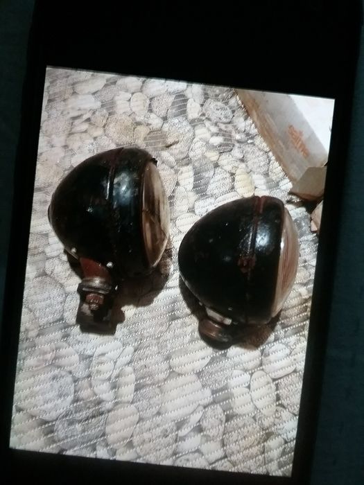 Obiecte vechi vintage faruri