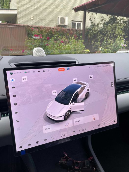 автомобиль zeekr 007