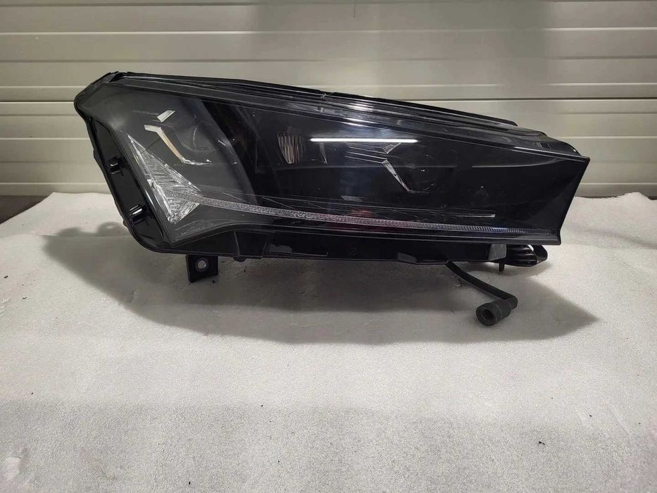 Skoda Enyaq FULL LED десен фар 2020-2025