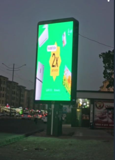 Led kranlarda reklama. Лед екран на рекламах. Лед екранда реклама