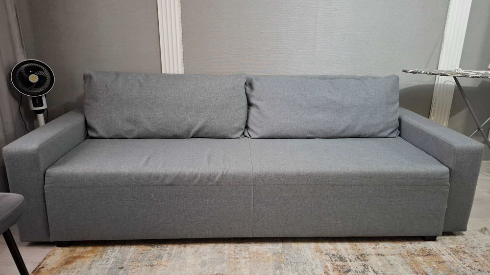Диван серый от IKEA