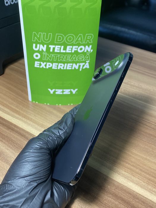 iPhone Air • 256 GB • Black