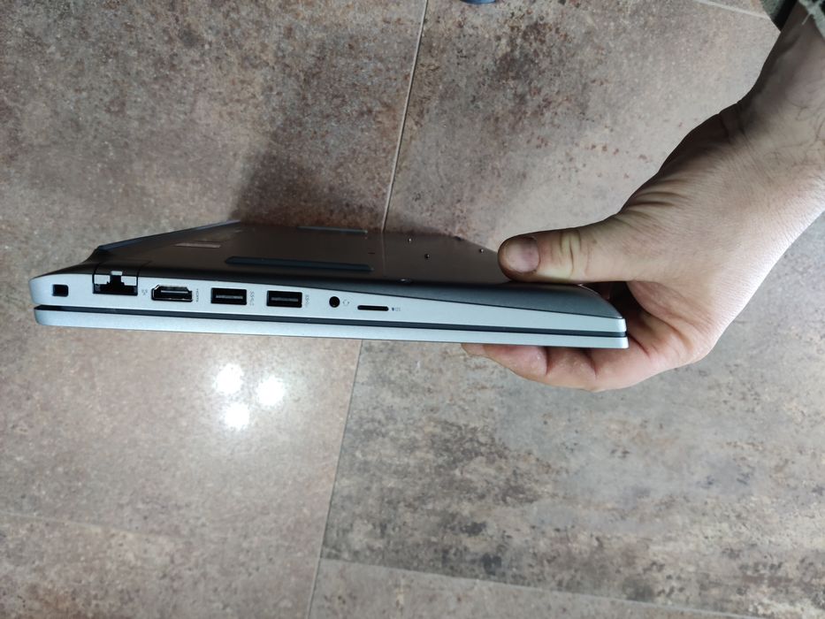Laptop DELL Precision 3561