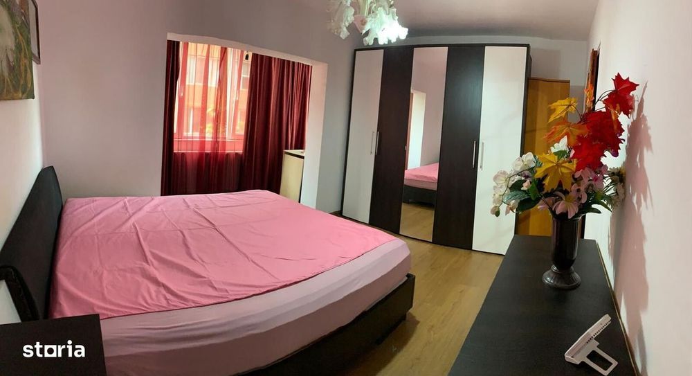 Apartament de vanzare, cu 3 camere, mobilat si utilat, in zona Dambovi