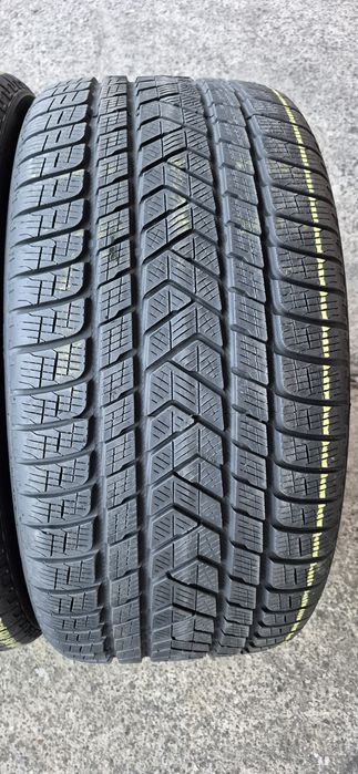 4 anvelope iarna Pirelli 295/35/21.Pretul este pe bucata.