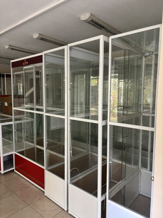 Продам стеклянные витрины