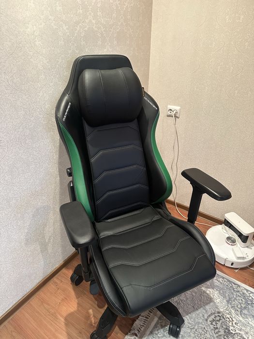 Игровое кресло DX Racer Master