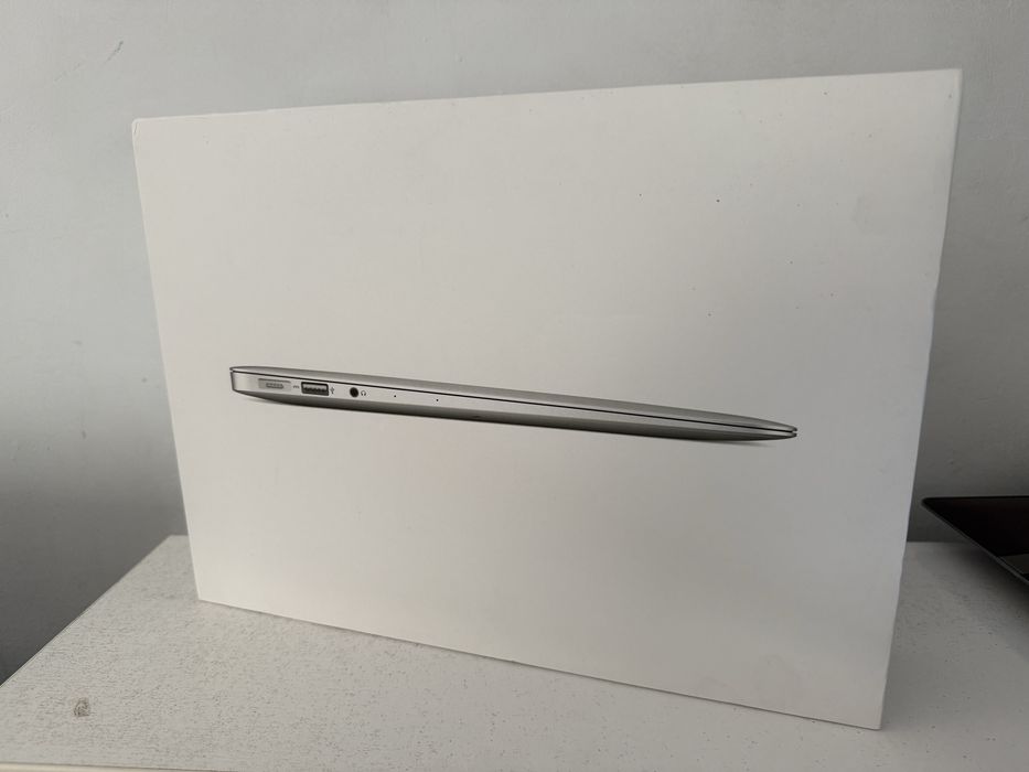 Macbook air 2017/i5/8/128/ful box