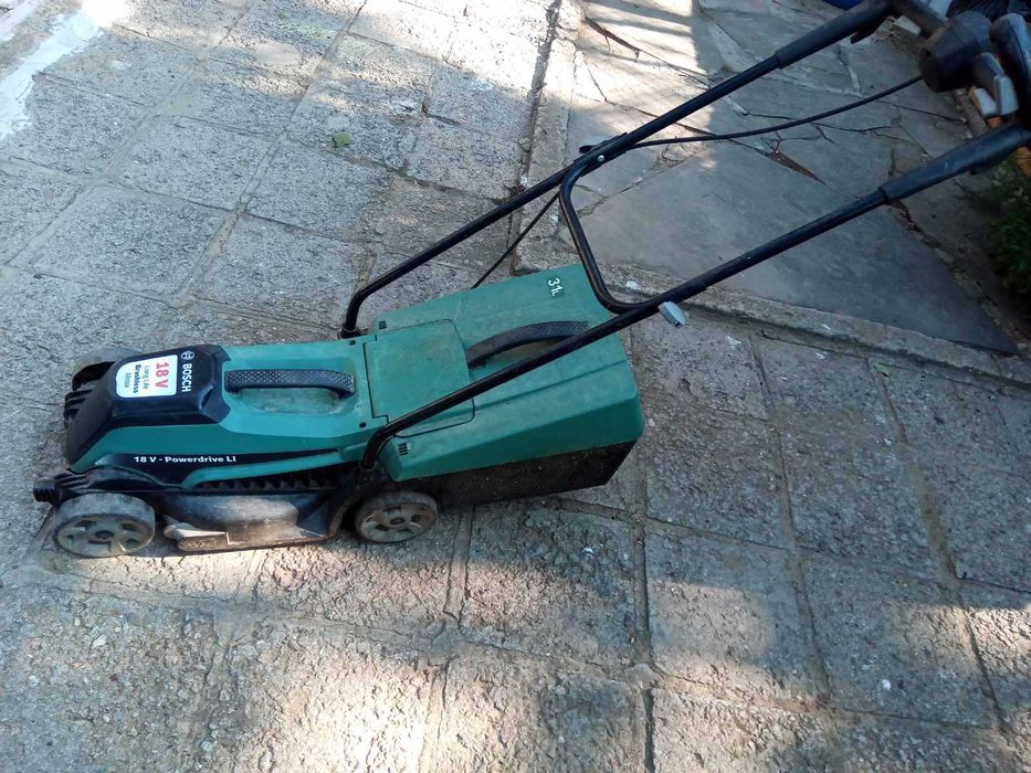 Акумулаторна косачка Bosch