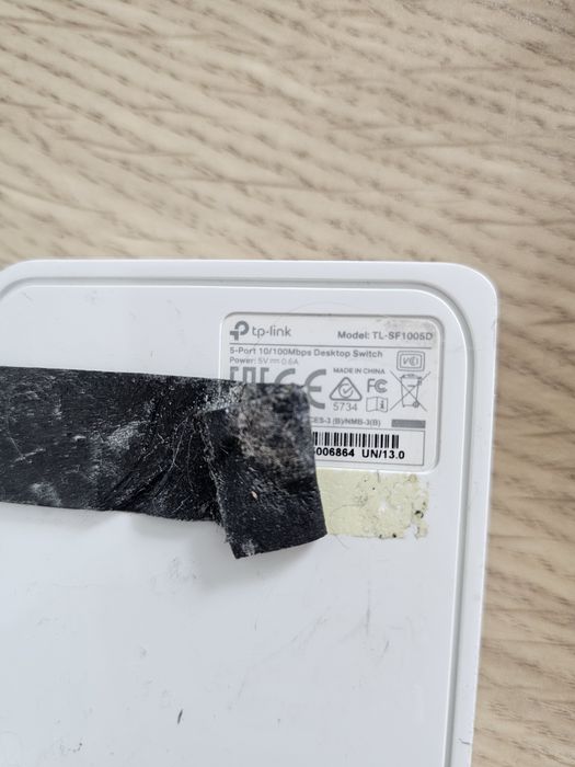 Коммутатор D-Link DES + TP-Link TL +провода
