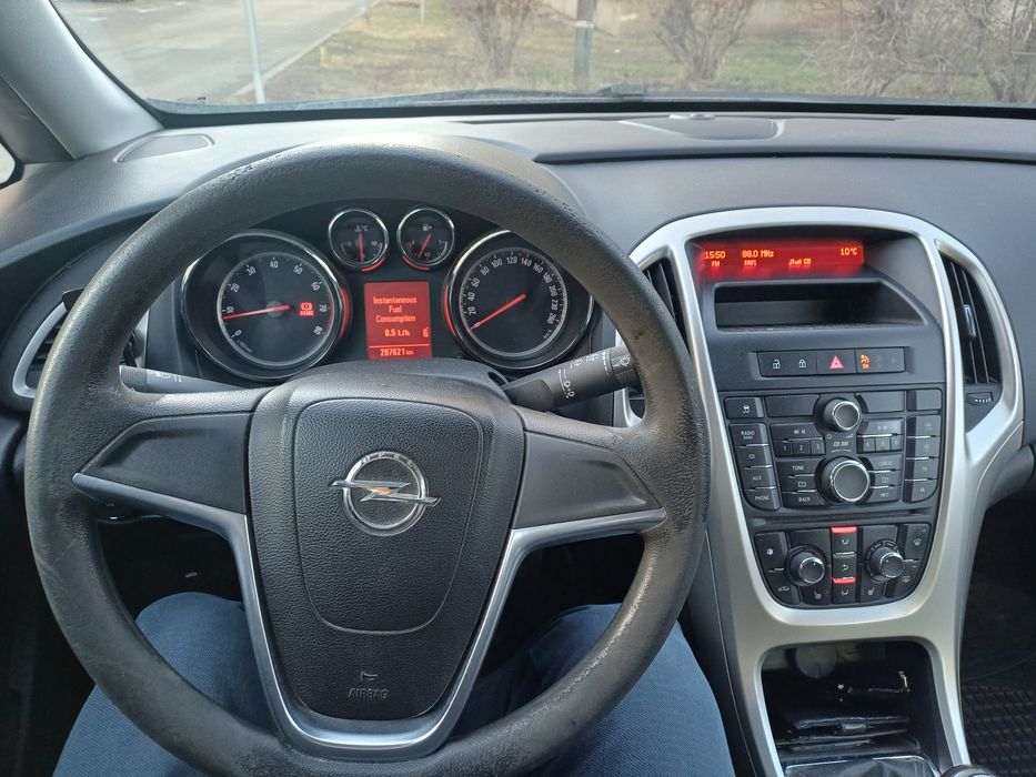 Vand Opel Astra J (2012) - 1.4 Benzina