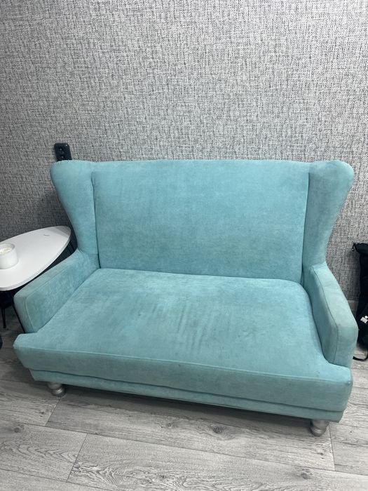 Диван небольшой для офиса либо для кухни