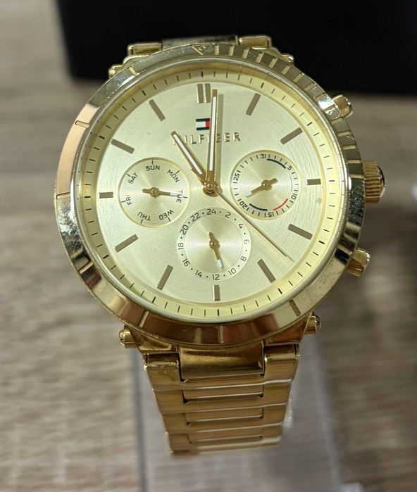 Дамски часовник TOMMY HILFIGER 3022