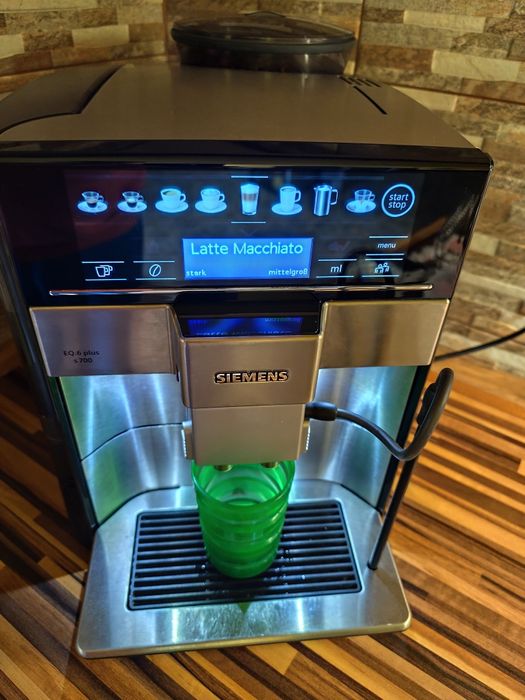 Aparat de cafea cu boabe EQ.6. S 700