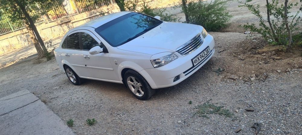 Shevralet Lasetti 1.8