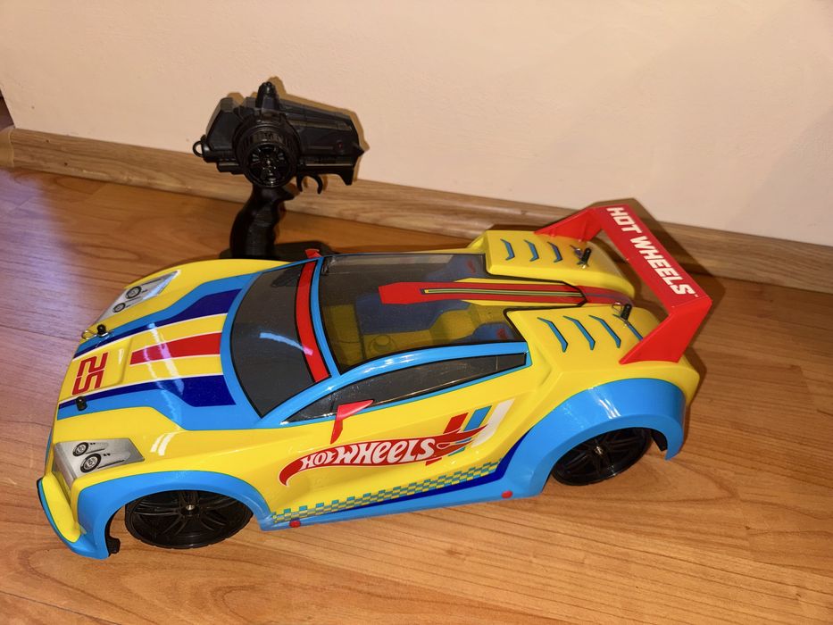 Masina cu telecomanda Hot Wheels, Quick N Sik