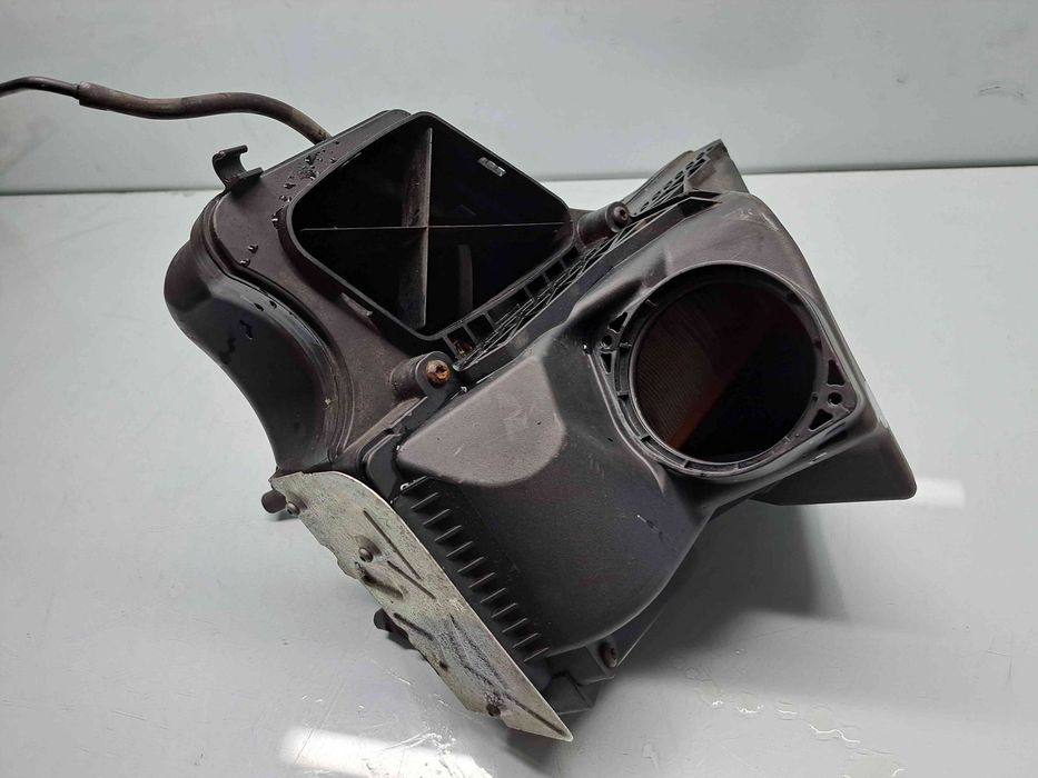 Carcasa filtru aer  AUDI A5 (8T3) [Fabr 2007-2015] 8K0133837T 2.0 TDI