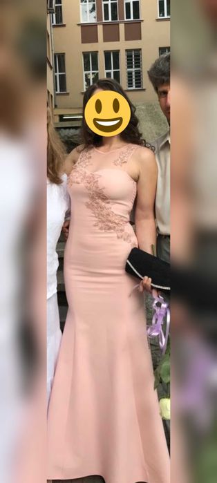 Продавам абитуриентска рокля - цвят праскова/пепелно розово