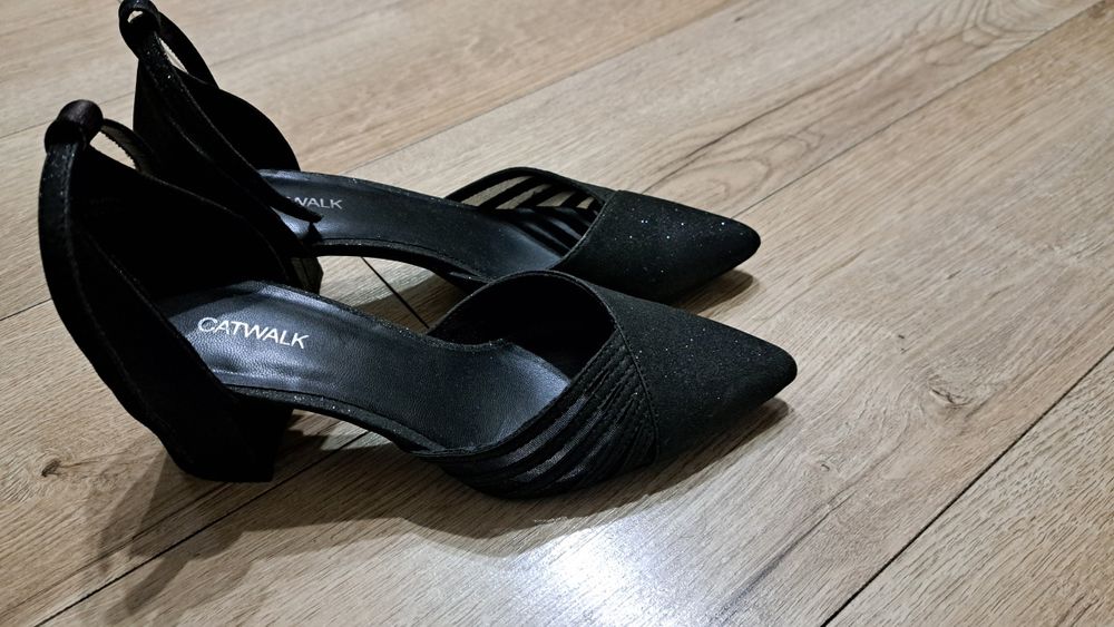 Pantofi sandale elegante