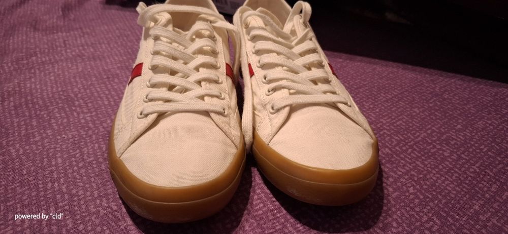 Adidasi lăcuste 40.5