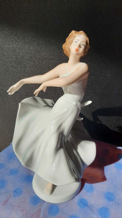 Figurine decorative-3 tipuri diferite,portelan, manual, inscriptionate