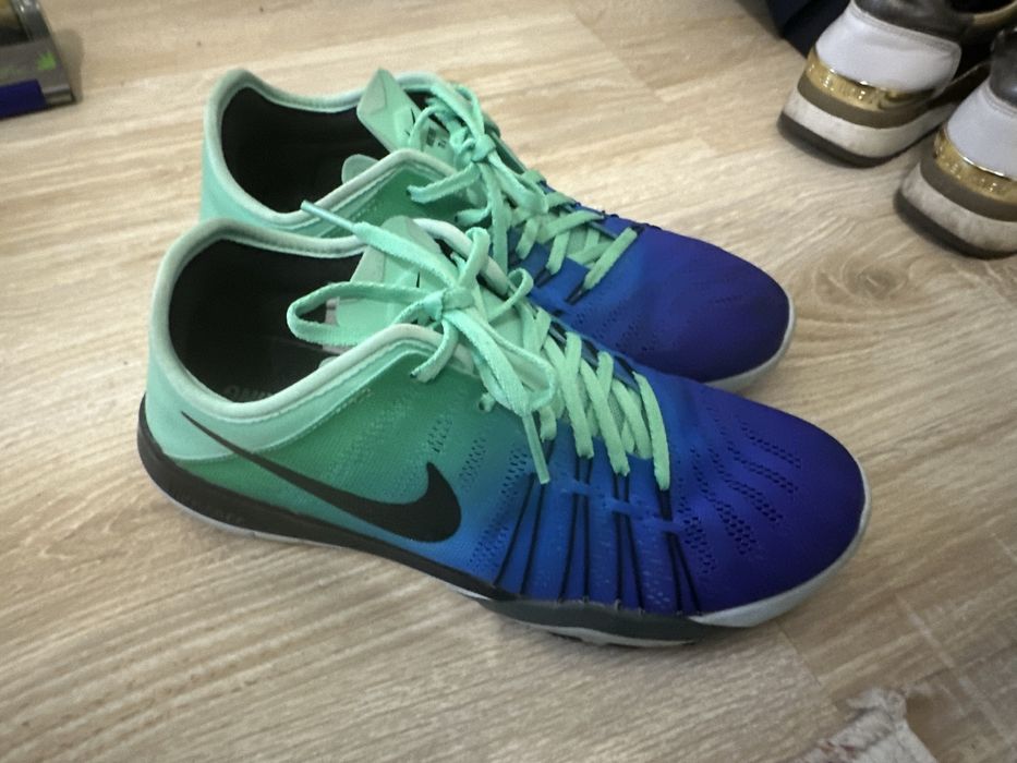 Кроссовки Nike