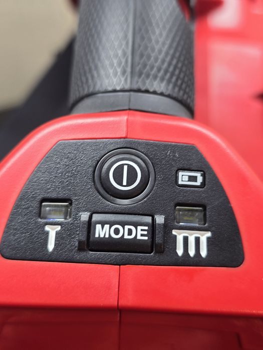 Акумулаторен такер за пирони от 5 до 9 см Milwaukee M18 FFN-0X