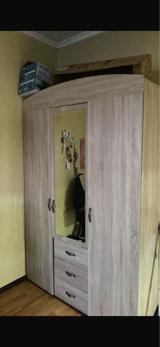 Продам спальный гарнитур