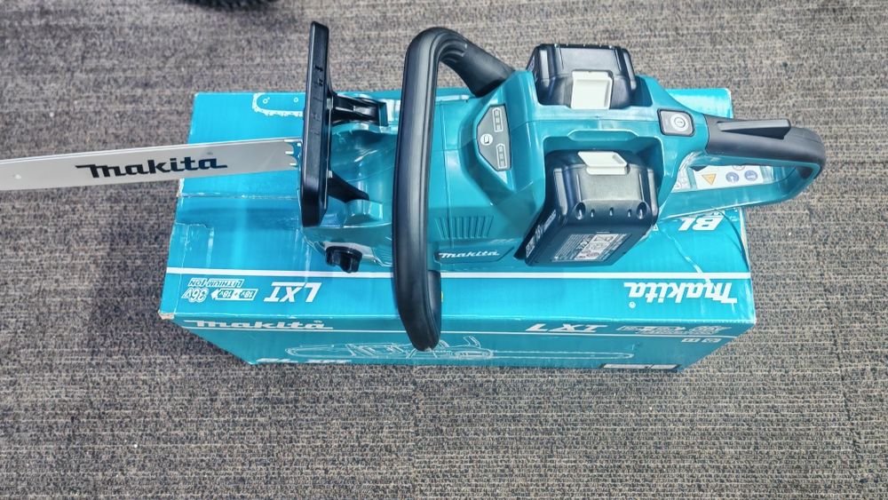 Drujba electrica Makita noua model DUC 353