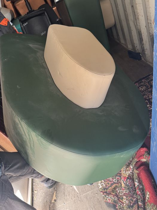 Продам диван, подойдет для офисов