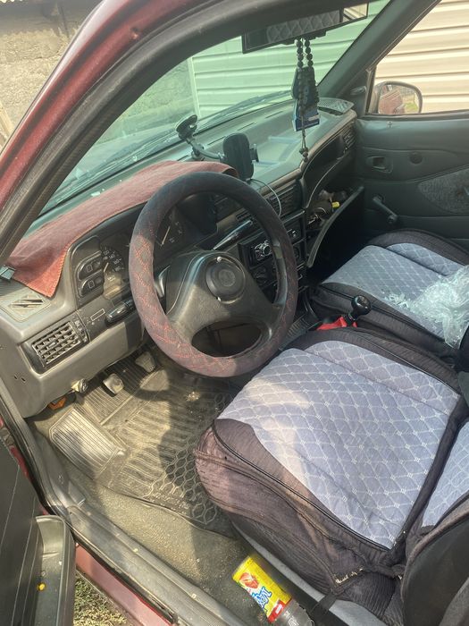 Автомобиль Daewoo Racer