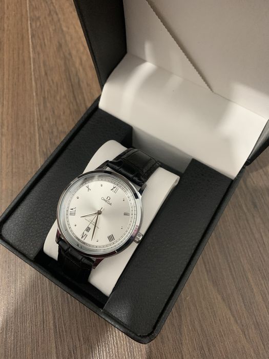 Yangi Mujskoy soat ajoyib sovg’a Omega brend