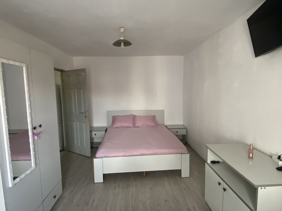 Închiriez garsonieră Targu-Jiu zona centrala direct propietar