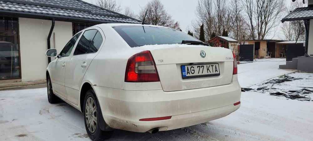 Vând skoda octavia 2 facelift