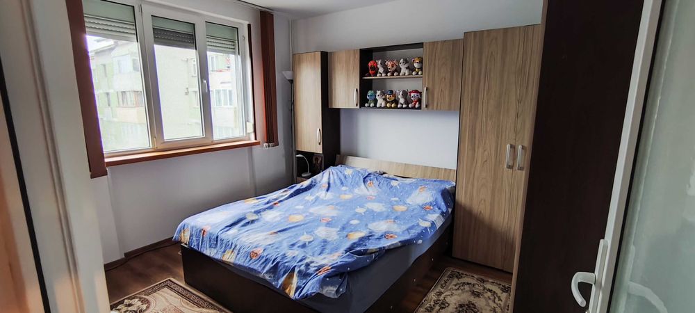 Persoana fizica, vand apartament doua camere Piatra Neamt