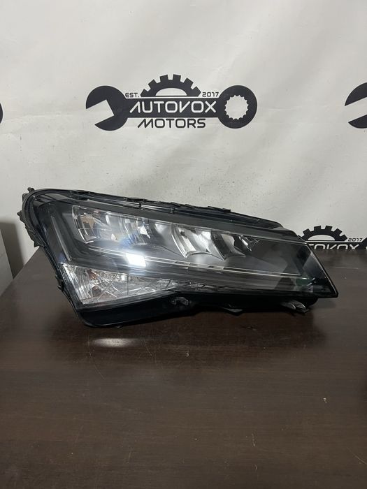 Far dreapta full led fara matrix Skoda Superb 3 Facelift an de la 2019