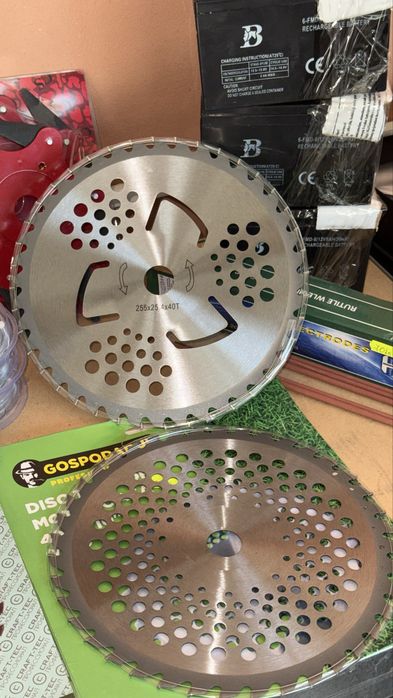 Disc motocoasa cu vidia