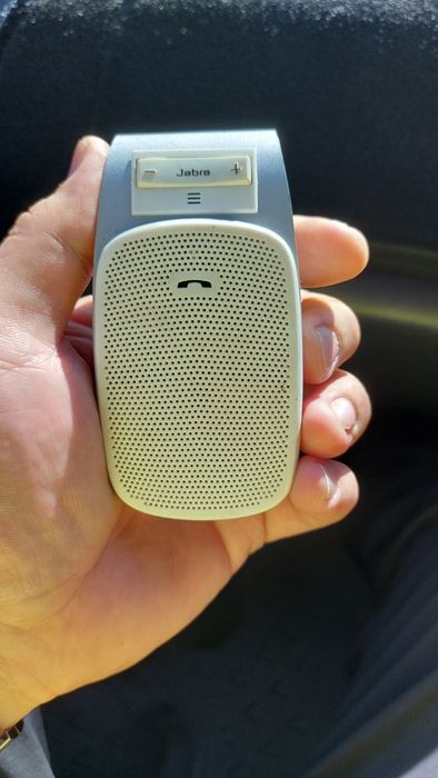 Jabra блитуз гарнитура автомобиль