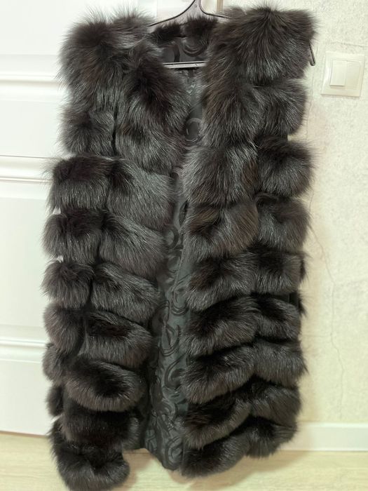 Меховая жилетка