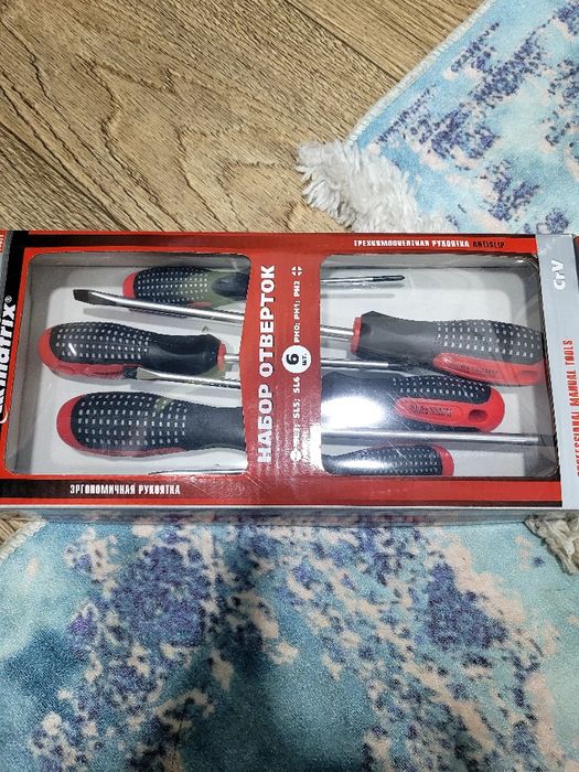 Продам новый набор отвёрток