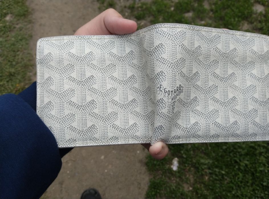 Срочно продам кошелёк Goyard