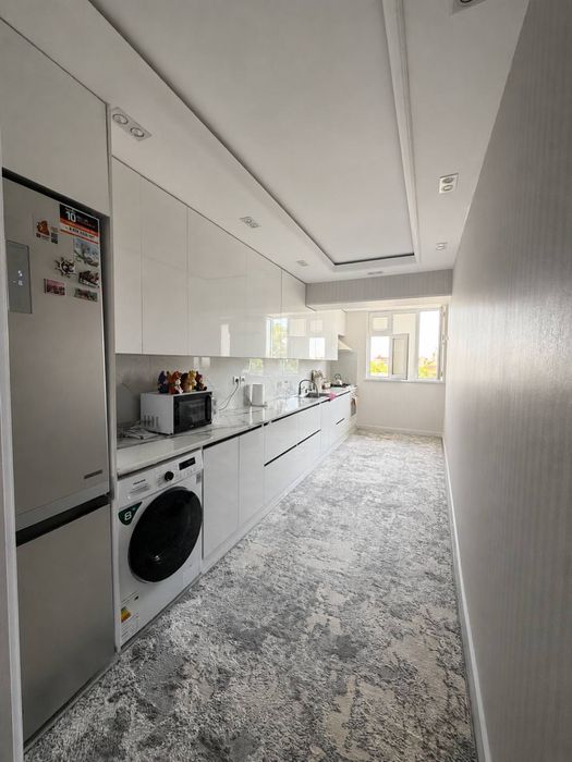 Продаётся своя квартира 3/4/4 кирпич — Яккасарай, Grand Mir